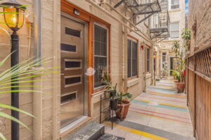 Building thumbnail 12